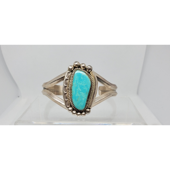 Fine Navajo Leander Nezzie Petitpoint Cuff - Picture 3 of 4